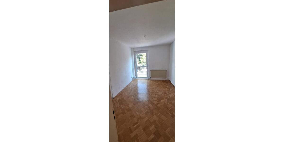 Etagenwohnung Siegen - 4 Zimmer, 107 m&sup2;, 950&euro; | Angebot:25935462