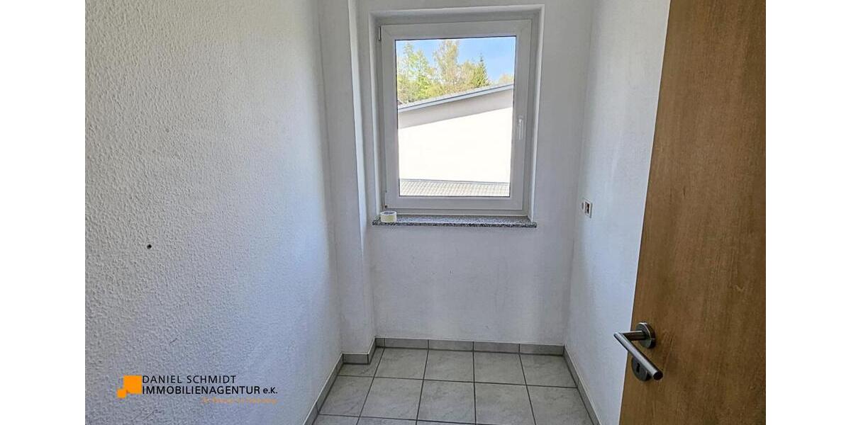 Dachgeschoßwohnung Reichshof - 2 Zimmer, 87 m&sup2;, 800&euro; | Angebot:26661778
