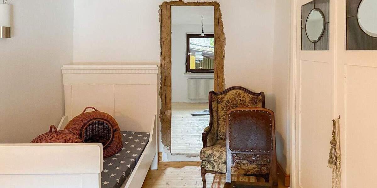 Bauernhaus, Landhaus Hachenburg VG - 7 Zimmer, 160 m&sup2;, 220.000&euro; | Angebot:25691949