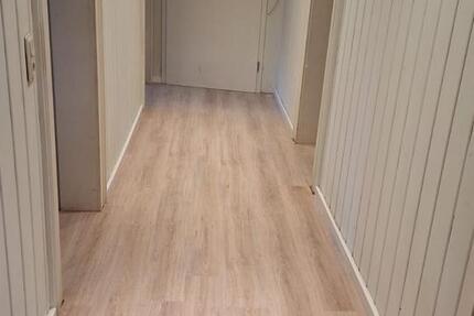 Wohnung Siegen Eiserfeld - 4 Zimmer, 130 m&sup2;, 950&euro; | Angebot:25920039