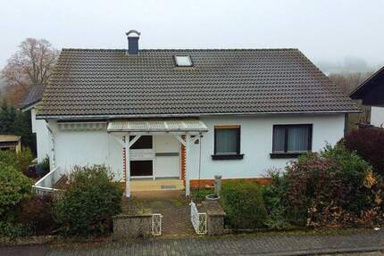 Haus Dietzhölztal / Steinbrücken Steinbrücken - 8 Zimmer, 200 m&sup2;, 259.000&euro; | Angebot:25675388