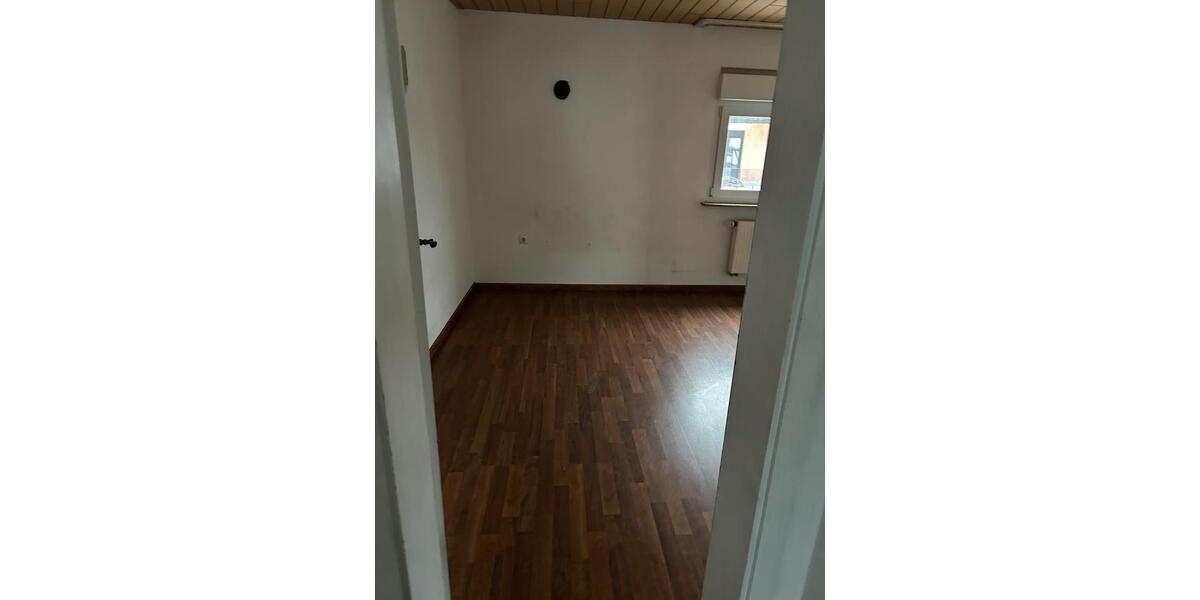 Doppelhaushälfte Burbach - 5 Zimmer, 137 m&sup2;, 135.000&euro; | Angebot:25050522