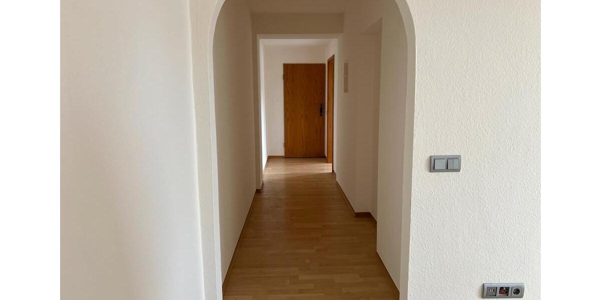 Etagenwohnung Lennestadt - 3 Zimmer, 79 m&sup2;, 580&euro; | Angebot:25979636