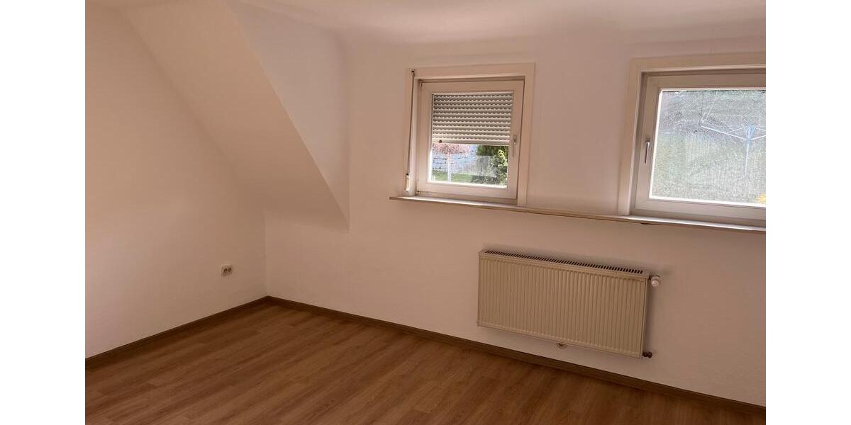 Dachgeschoßwohnung Siegen Kaan-Marienborn - 3 Zimmer, 58 m&sup2;, 470&euro; | Angebot:26395430