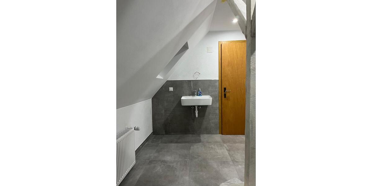 Dachgeschoßwohnung Siegen Weidenau - 1 Zimmer, 20 m&sup2;, 450&euro; | Angebot:25353874