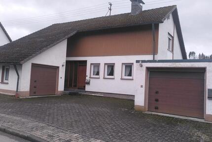 Haus Hilchenbach - 10 Zimmer, 300 m&sup2;, 300.000&euro; | Angebot:25982484