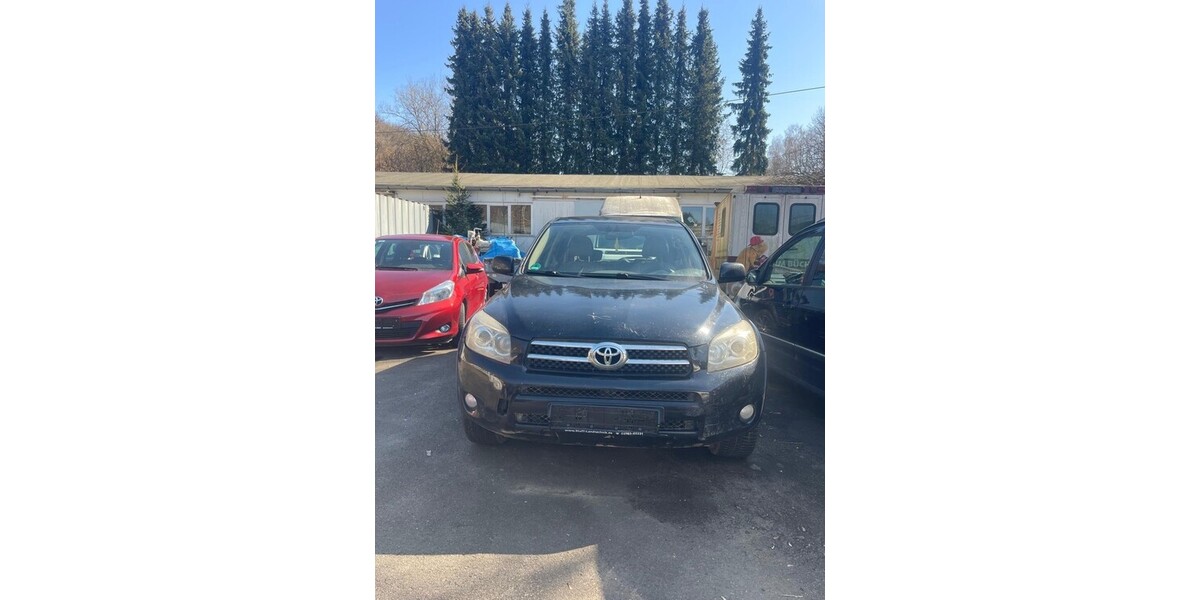Toyota RAV 4 246.000 km 3.900 &euro; Siegen 57072