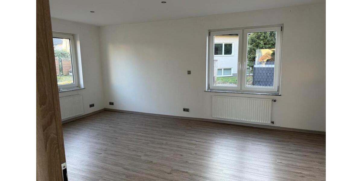 Erdgeschoßwohnung Elkenroth - 3 Zimmer, 100 m&sup2;, 950&euro; | Angebot:25483176