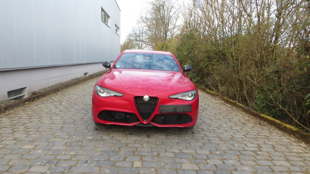 Alfa Romeo Giulia 102.730 km 23.900 &euro; Reichshof-Wildbergerhütte 51580