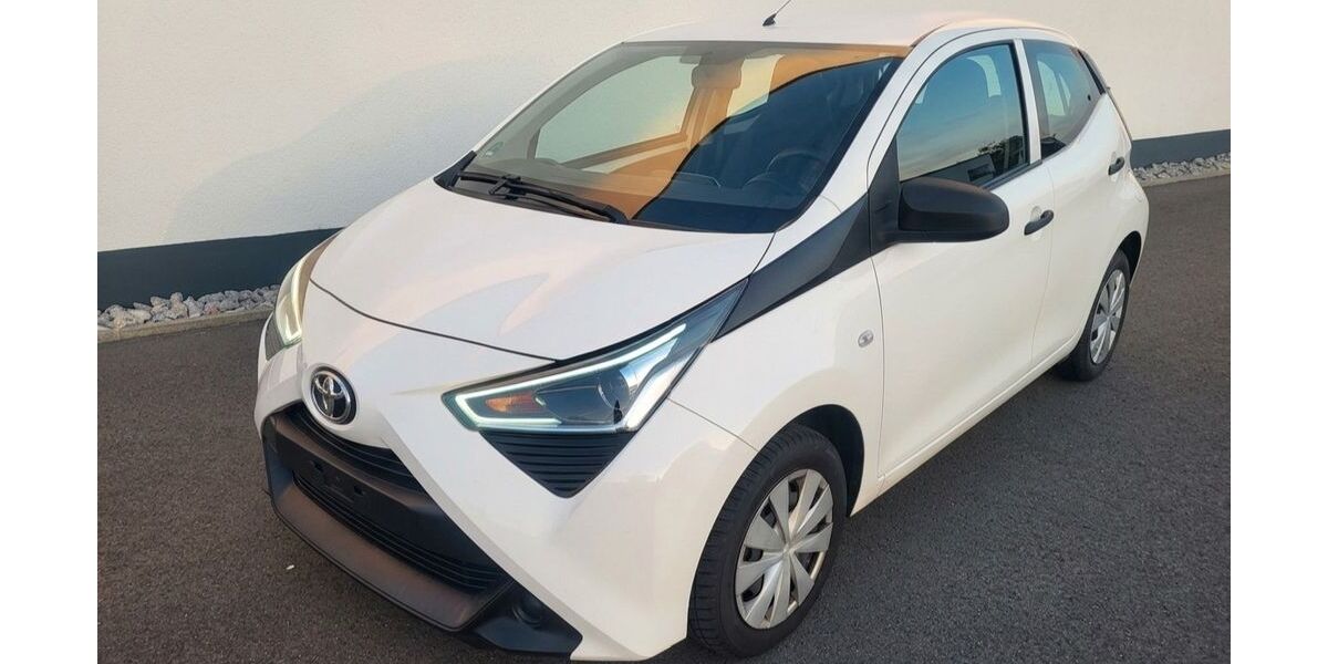 Toyota Aygo (X) 72.000 km 7.900 &euro; Bad Marienberg 56470