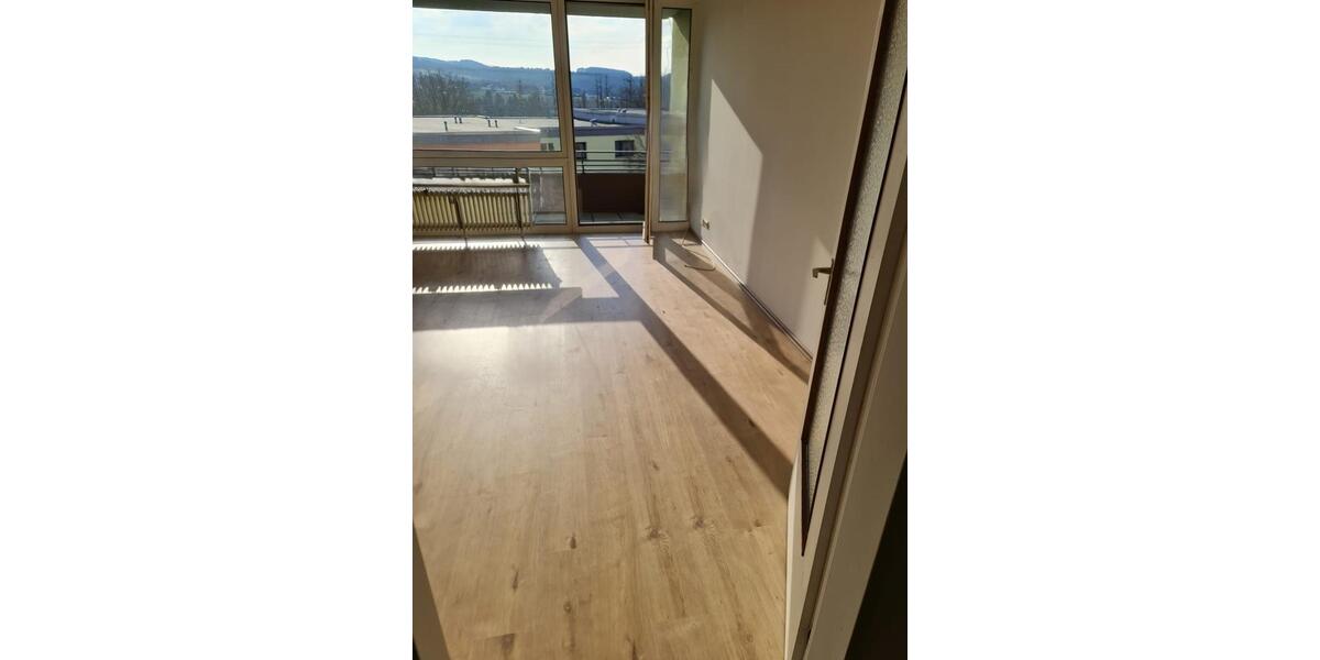 Etagenwohnung Hamm (Sieg) - 3 Zimmer, 82 m&sup2;, 650&euro; | Angebot:25941085