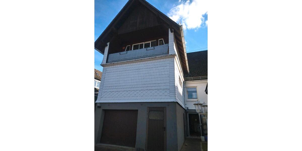 Einfamilienhaus Siegen Eiserfeld - 6 Zimmer, 140 m&sup2;, 185.000&euro; | Angebot:23633703