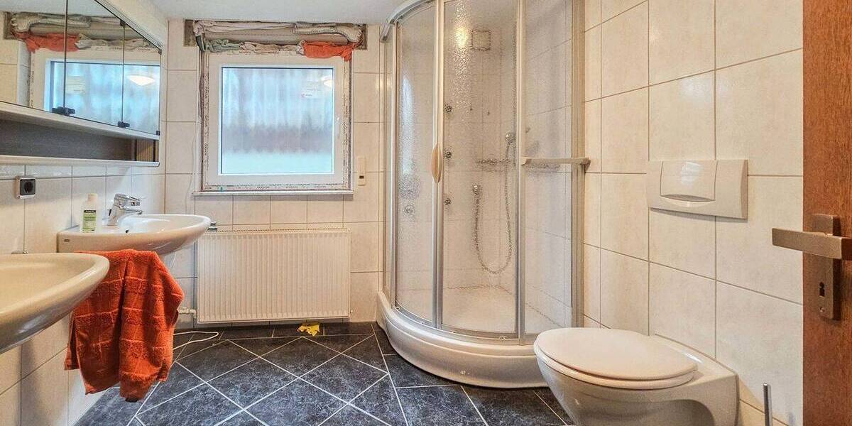 Einfamilienhaus Brachbach - 8 Zimmer, 150 m&sup2;, 210.000&euro; | Angebot:25738156