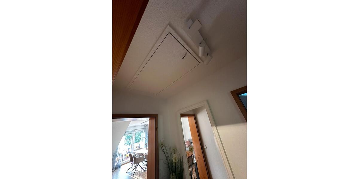 Dachgeschoßwohnung Kreuztal - 3 Zimmer, 72 m&sup2;, 180.000&euro; | Angebot:27171412