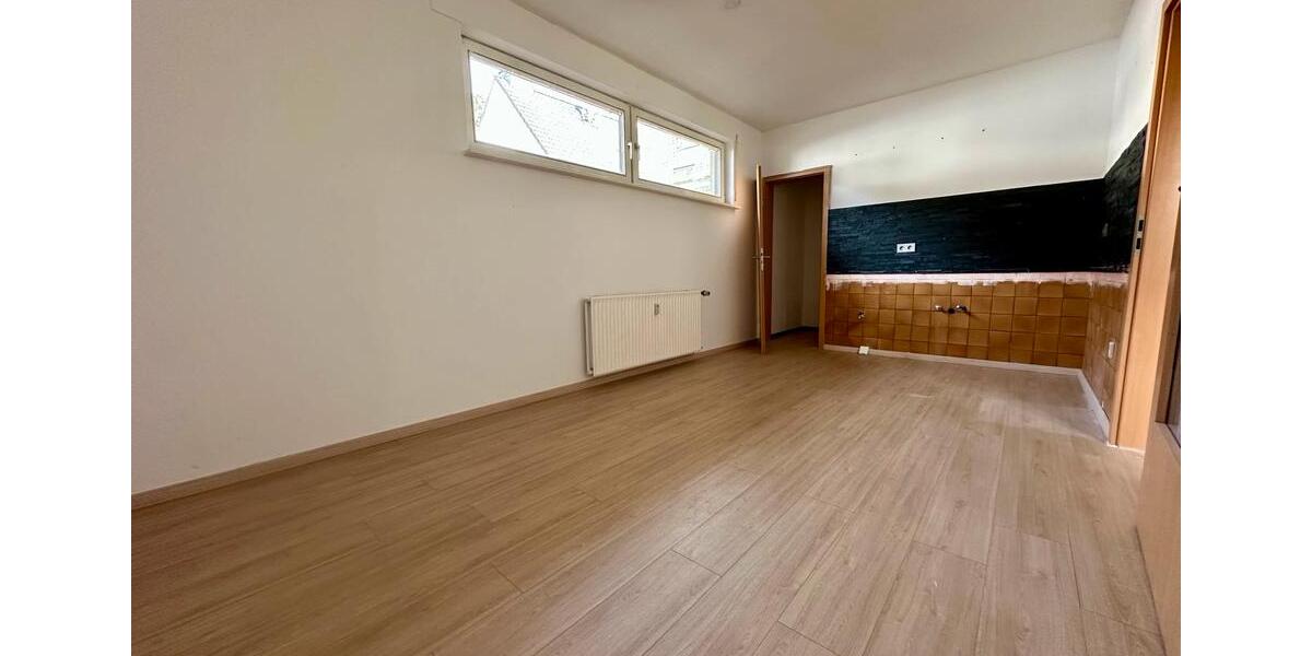Erdgeschoßwohnung Lennestadt - 3 Zimmer, 100 m&sup2;, 700&euro; | Angebot:25756645