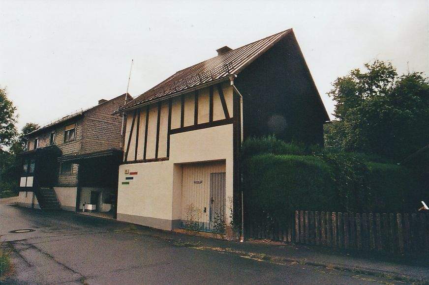 Mehrfamilienhaus, Wohnhaus Dietzhölztal Ewersbach - 7 Zimmer, 215 m&sup2;, 189.000&euro; | Angebot:25689865