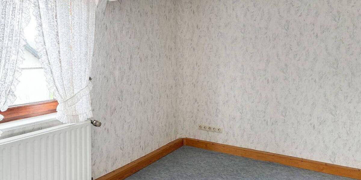 Mehrfamilienhaus, Wohnhaus Hamm/Sieg Sieg - 6 Zimmer, 214 m&sup2;, 129.000&euro; | Angebot:25691824