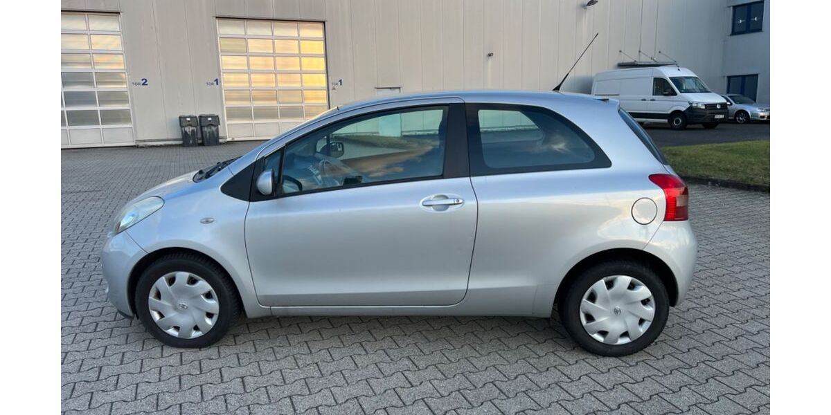 Toyota Yaris 179.890 km 3.400 &euro; Waldbröl 51545