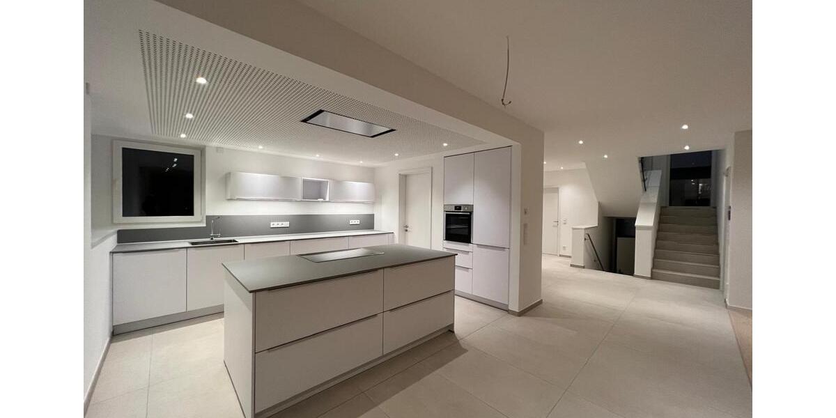 Maisonettenwohnung Siegen - 5 Zimmer, 190 m&sup2;, 1.900&euro; | Angebot:26602676