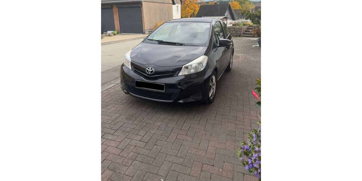 Toyota Yaris 232.000 km 3.300 &euro; Bad Laasphe 57334