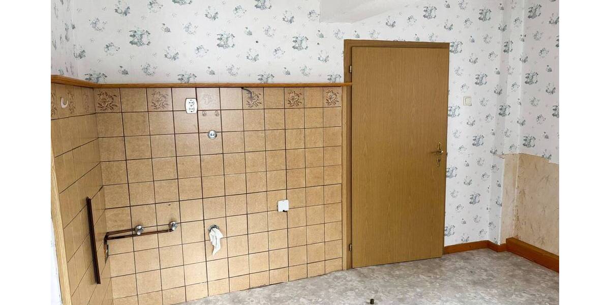 Mehrfamilienhaus, Wohnhaus Hamm/Sieg Sieg - 6 Zimmer, 214 m&sup2;, 129.000&euro; | Angebot:25691824