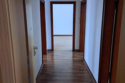 Wohnung Siegen - 3 Zimmer, 96 m&sup2;, 885&euro; | Angebot:25162124