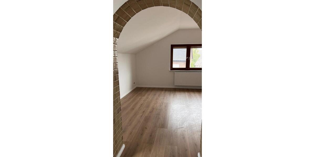 Etagenwohnung Haiger - 4 Zimmer, 90 m&sup2;, 800&euro; | Angebot:26042756