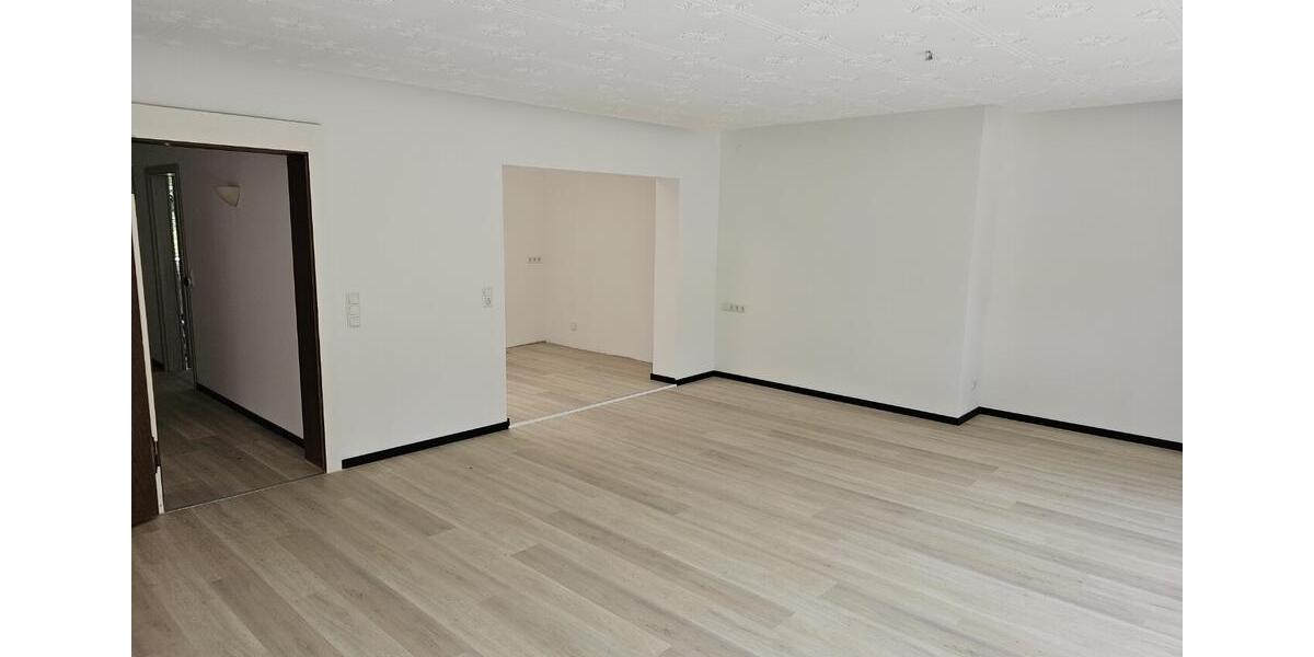 Etagenwohnung Reichshof - 4 Zimmer, 144 m&sup2;, 1.300&euro; | Angebot:26365967