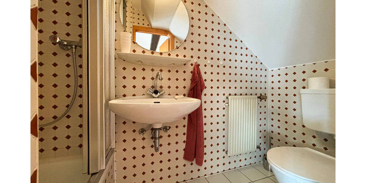 Einfamilienhaus Hamm - 7 Zimmer, 101 m&sup2;, 195.000&euro; | Angebot:25691796