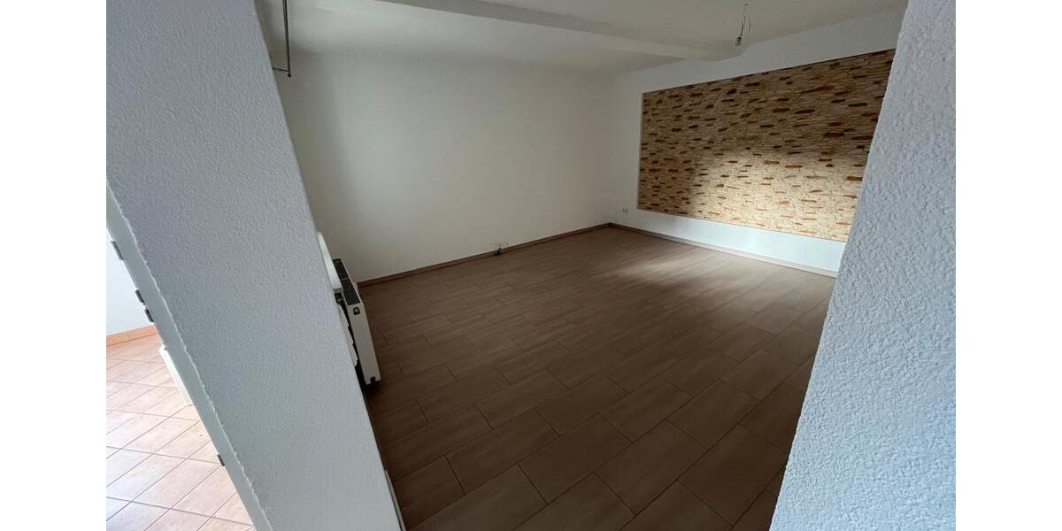 Etagenwohnung Siegen Weidenau - 3 Zimmer, 107 m&sup2;, 1.350&euro; | Angebot:26424573