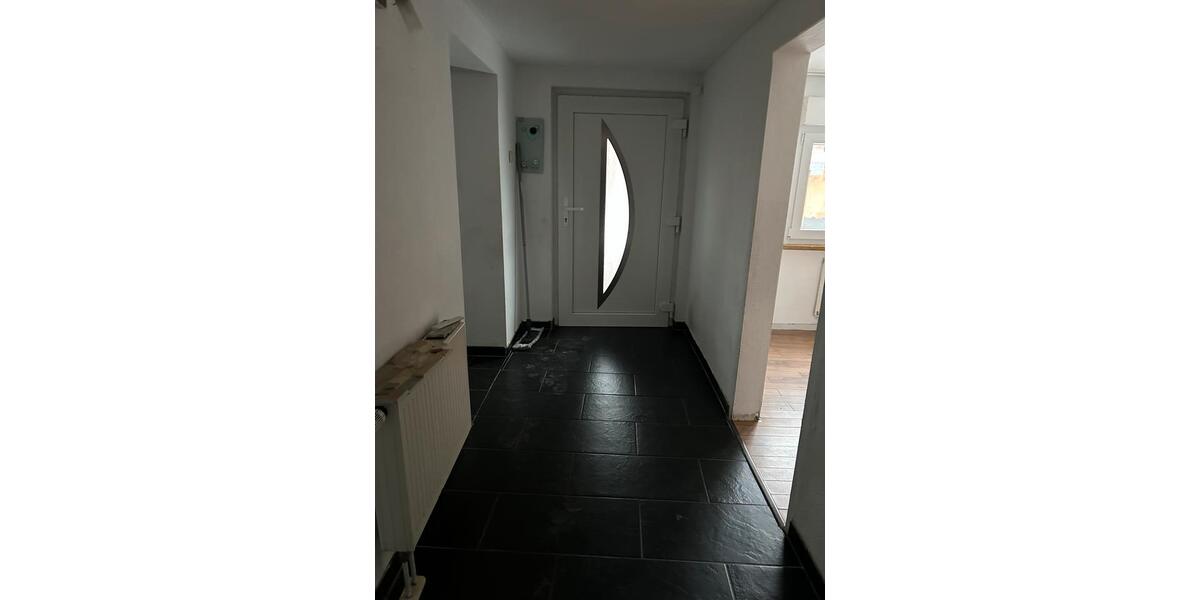 Doppelhaushälfte Burbach - 5 Zimmer, 137 m&sup2;, 135.000&euro; | Angebot:25050522